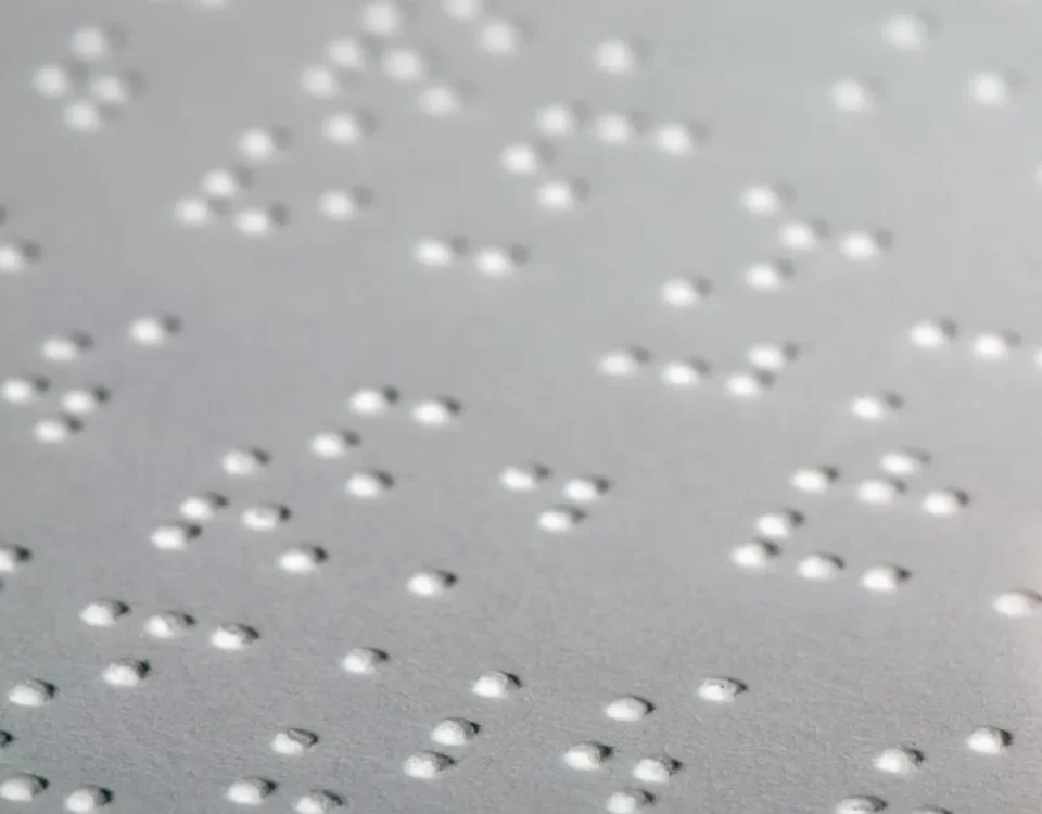 Como as Esferas de Inox São Usadas Para Sinalização Braille